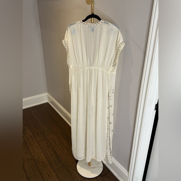 Elegant Cream Embellished Swim Cover Up - Picture 4 of 7